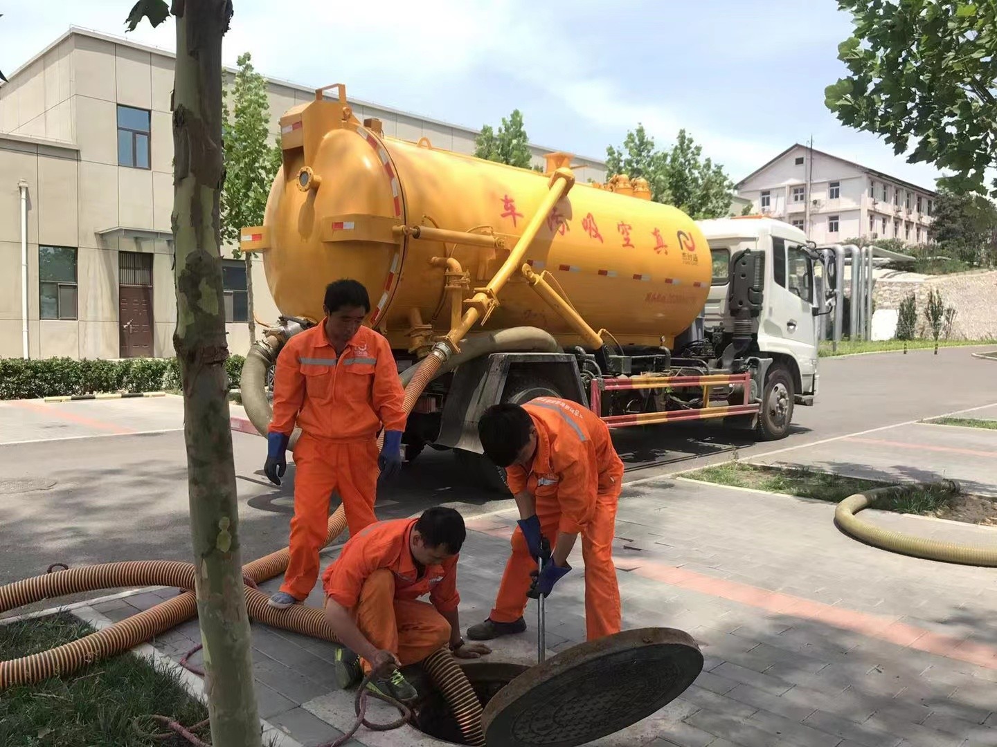 汉中化粪池清理与5-8吨吸粪车施工效率分析